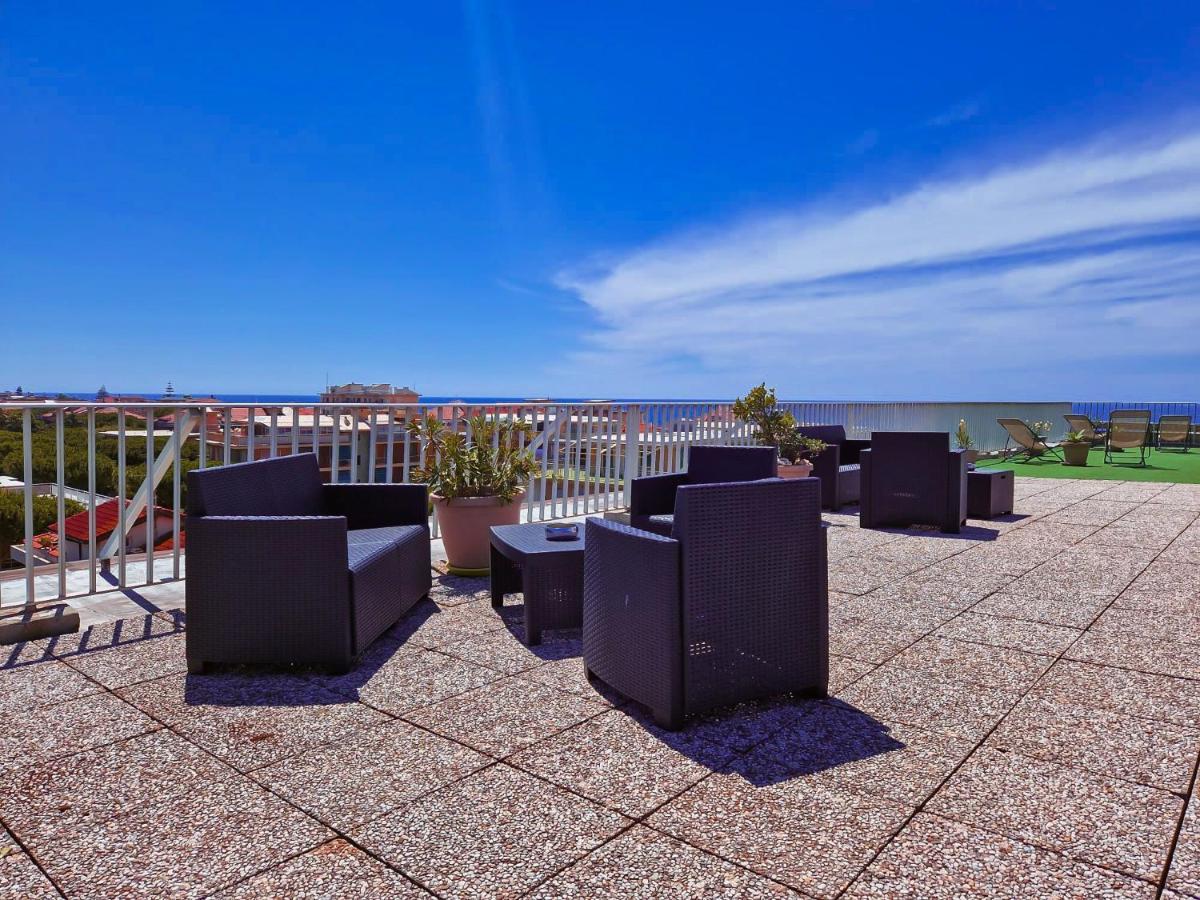 Aparthotel Laura 3*
