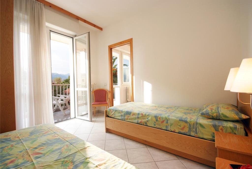 Aparthotel Laura 3*