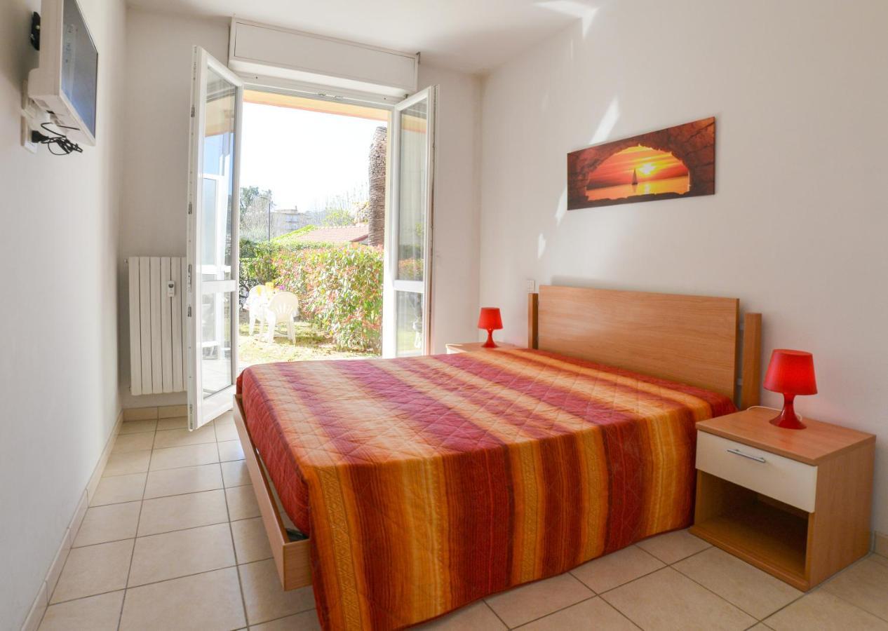 Aparthotel Laura 3*